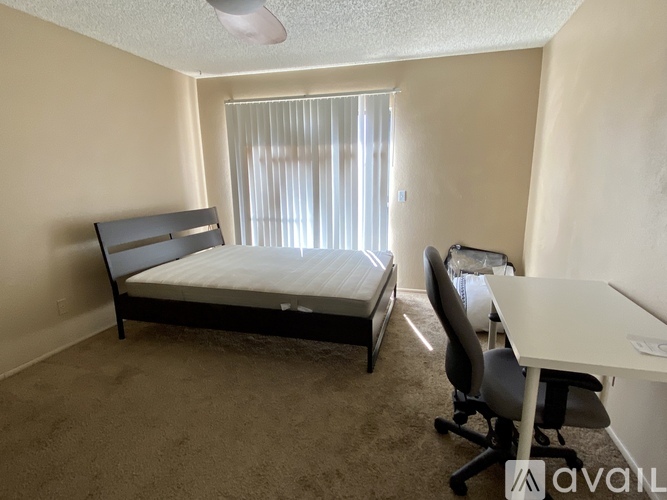 850 S River Dr, Unit Room 2 Rental photo 5
